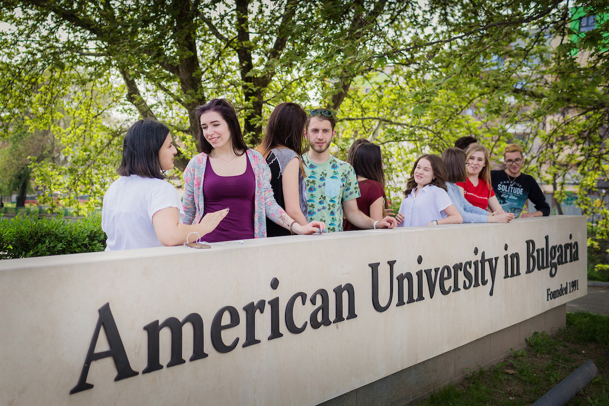 Американскиот Универзитет во Бугарија ги подготвува студентите за идните предизвици со дипломи акредитирани во САД и ЕУ