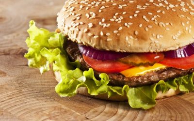 5 видови храна што ја прават вашата коса мрсна и 3 намирници што го спречуваат тоа