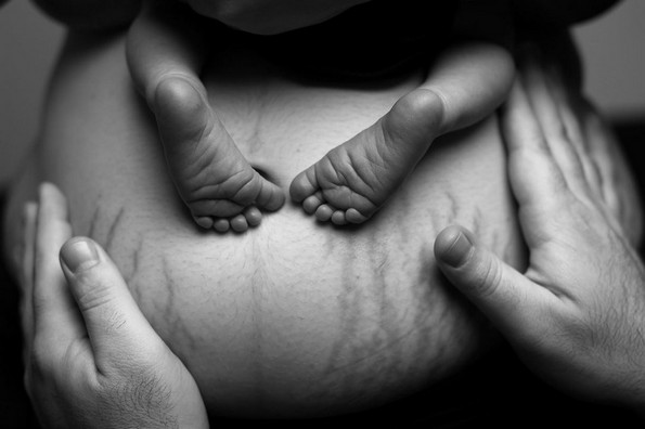 Фотограф покажува како навистина изгледа женското тело по бременост