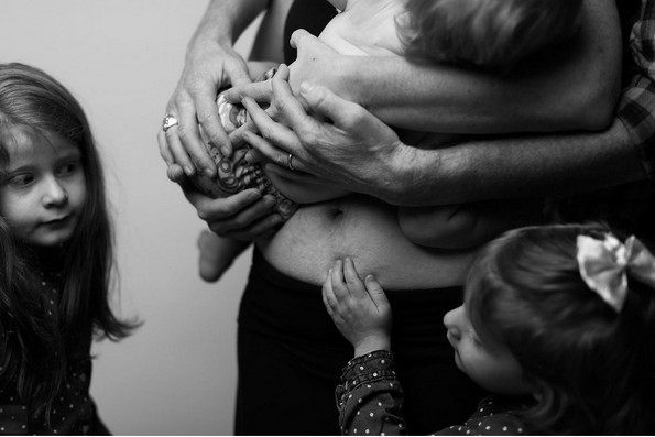 Фотограф покажува како навистина изгледа женското тело по бременост