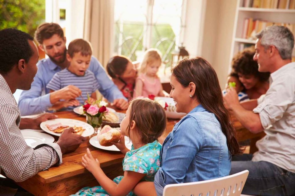 10 начини да ја зацврстите љубовта во вашето семејство