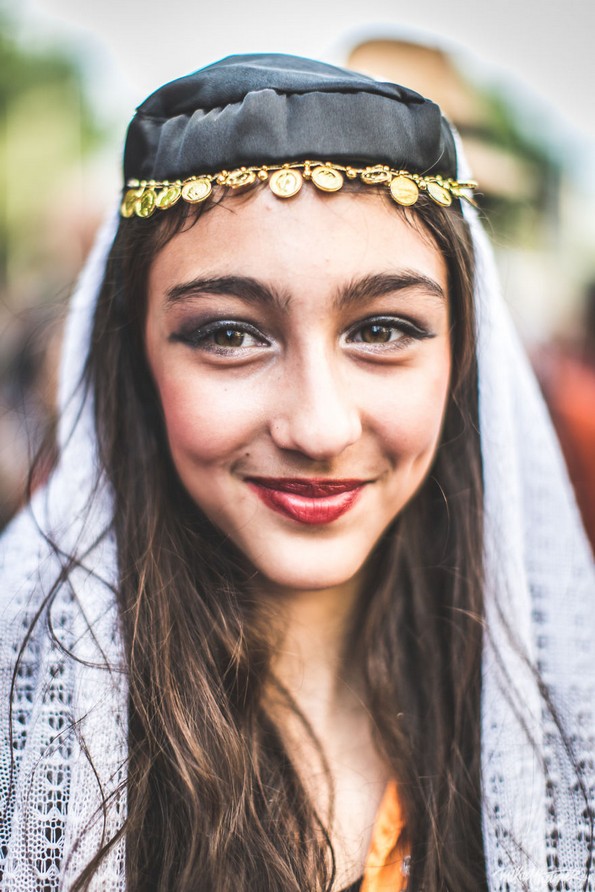 Фотограф ги доловува вистинските изрази на луѓето без нивните „маски“