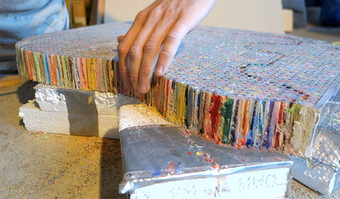 Маж направил неверојатна гитара од дрвени боички и го прикажал целиот процес на изработка