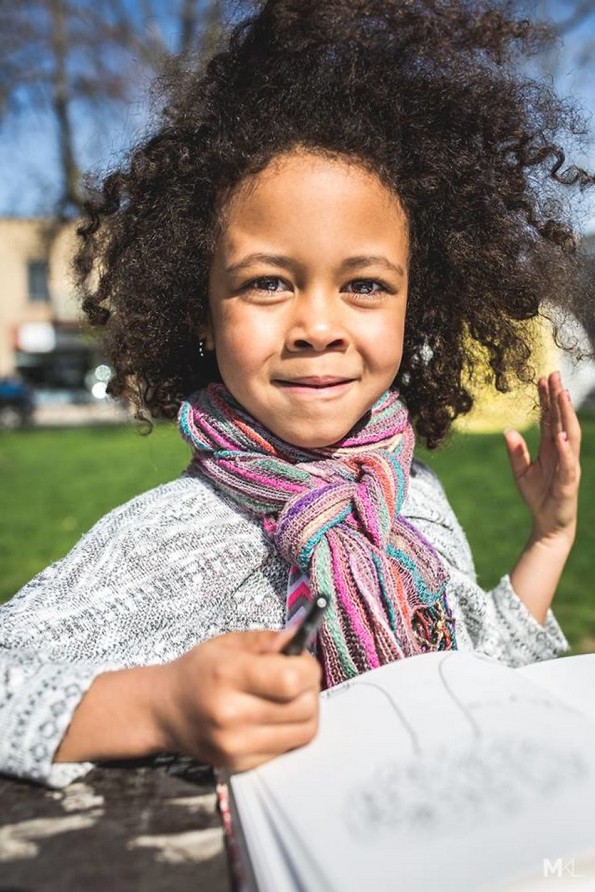 Фотограф ги доловува вистинските изрази на луѓето без нивните „маски“