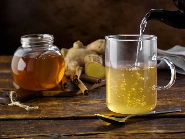 Што ќе се случува во вашето тело ако јадете мед пред спиење?
