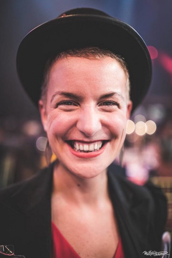 Фотограф ги доловува вистинските изрази на луѓето без нивните „маски“