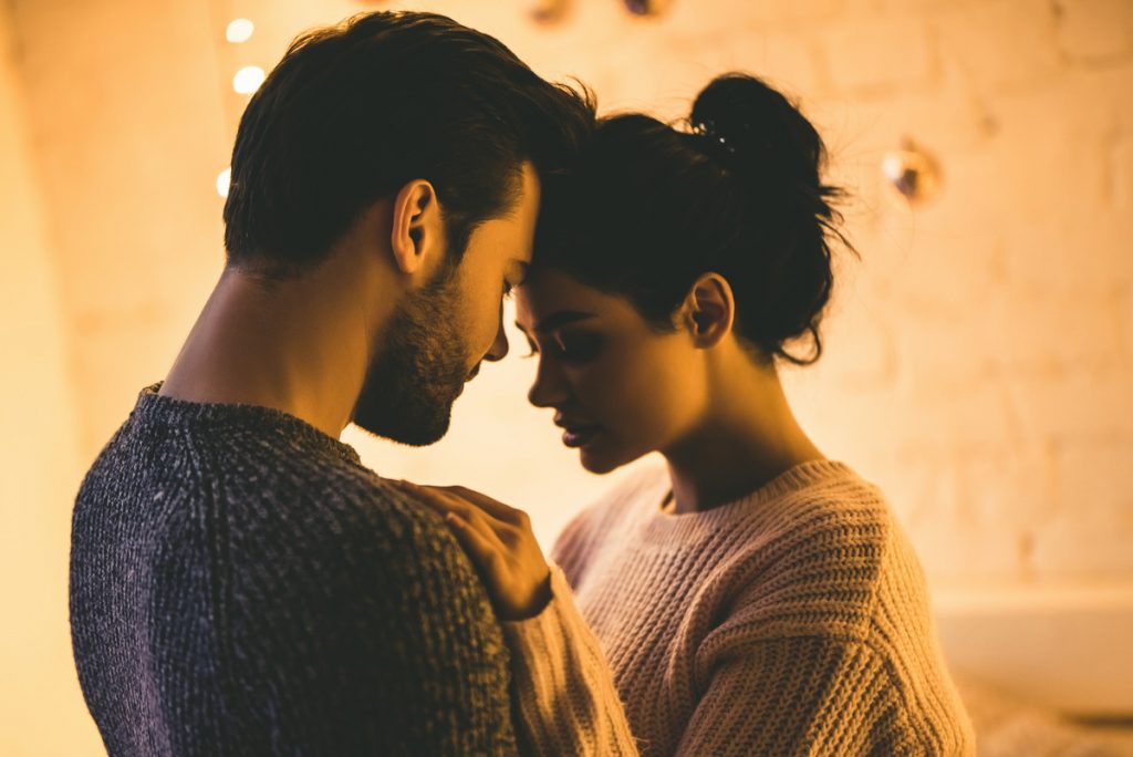 9 знаци дека вашиот партнер ве прави депресивни