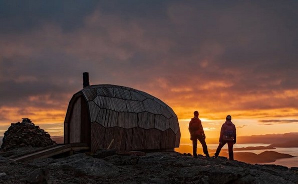 Кабина за планинари во Норвешка која е склопена како 3Д сложувалка