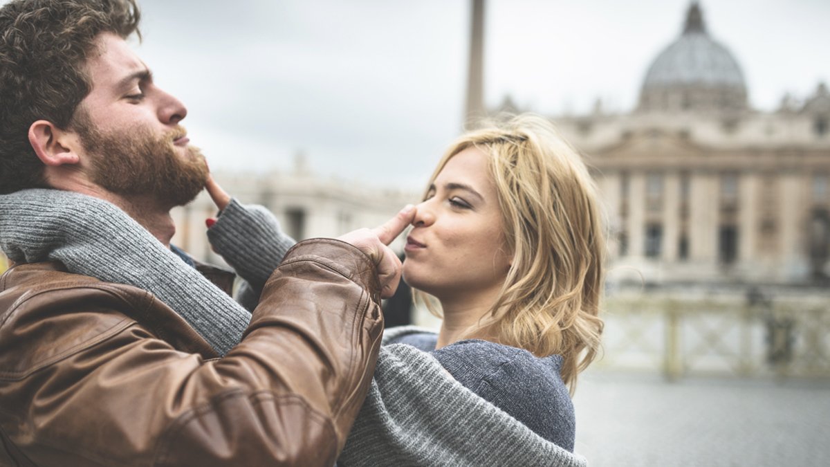 Според науката, партнерите кои се шегуваат едни со други имаат подобри врски