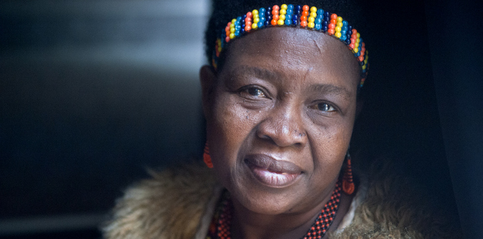 Жена од Малави поништила 850 детски бракови во нејзината држава и ги вратила девојчињата на училиште