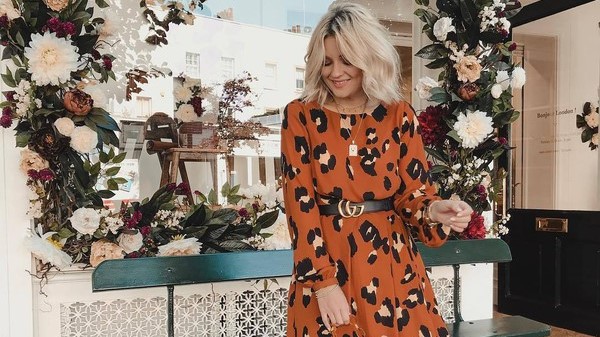 Романтични миди фустани погодни за секоја прилика