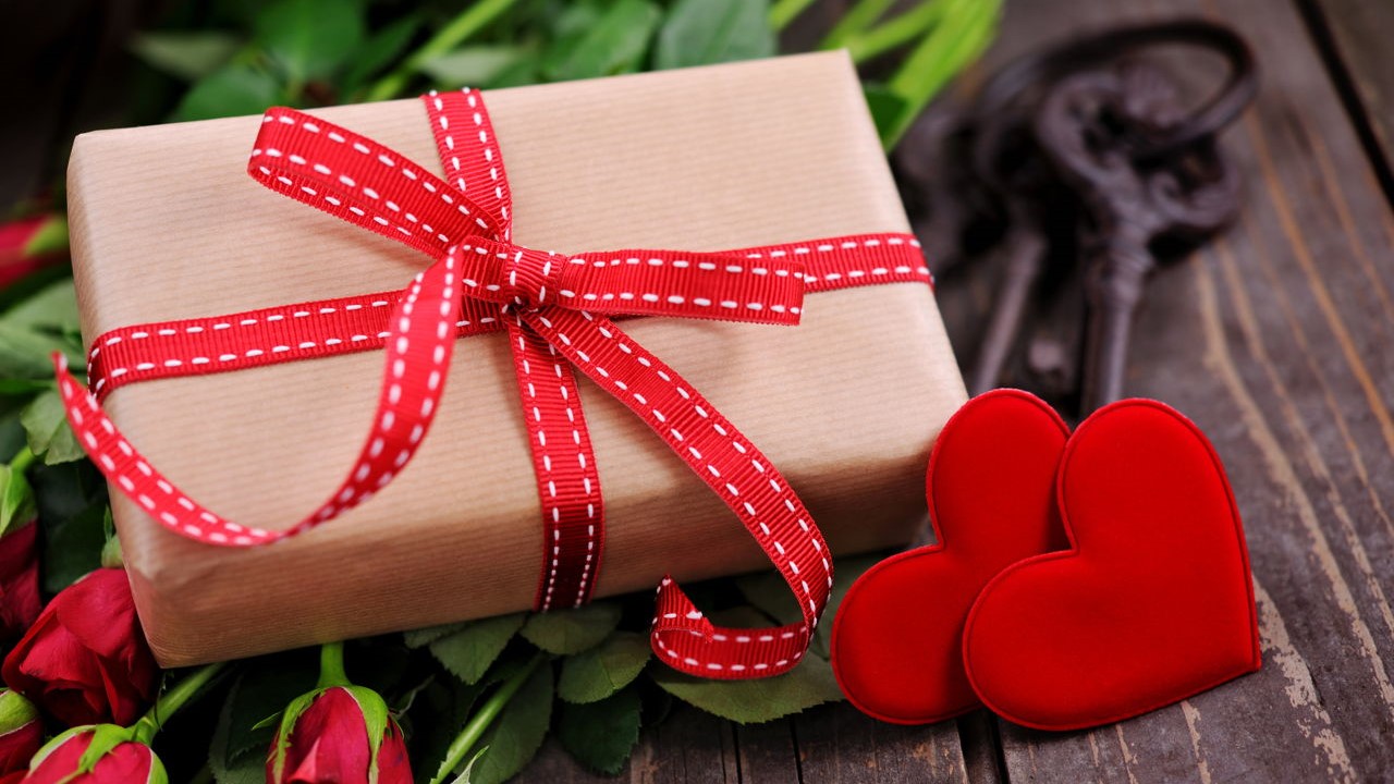 Разубавете му го Денот на вљубените на партнерот според неговиот љубовен јазик