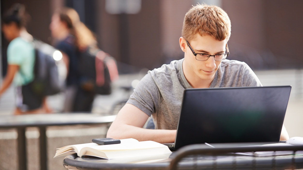 Скриената цена на бесплатните извори за учење