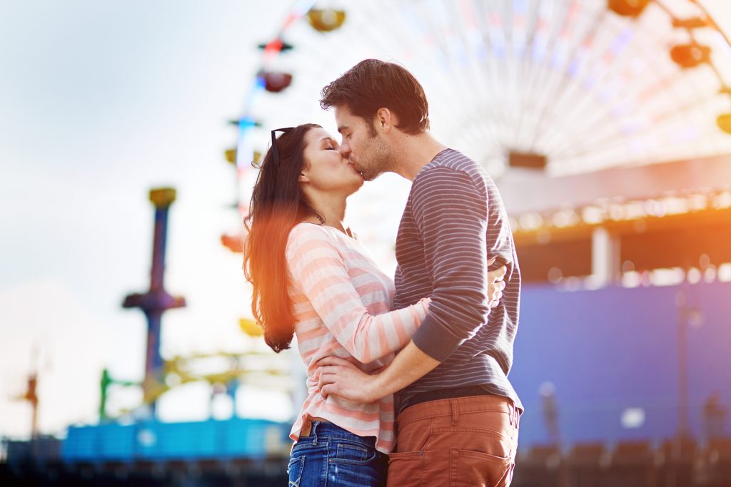 Според научниците, секојдневното бакнување на партнерот ќе ви помогне да живеете подолго