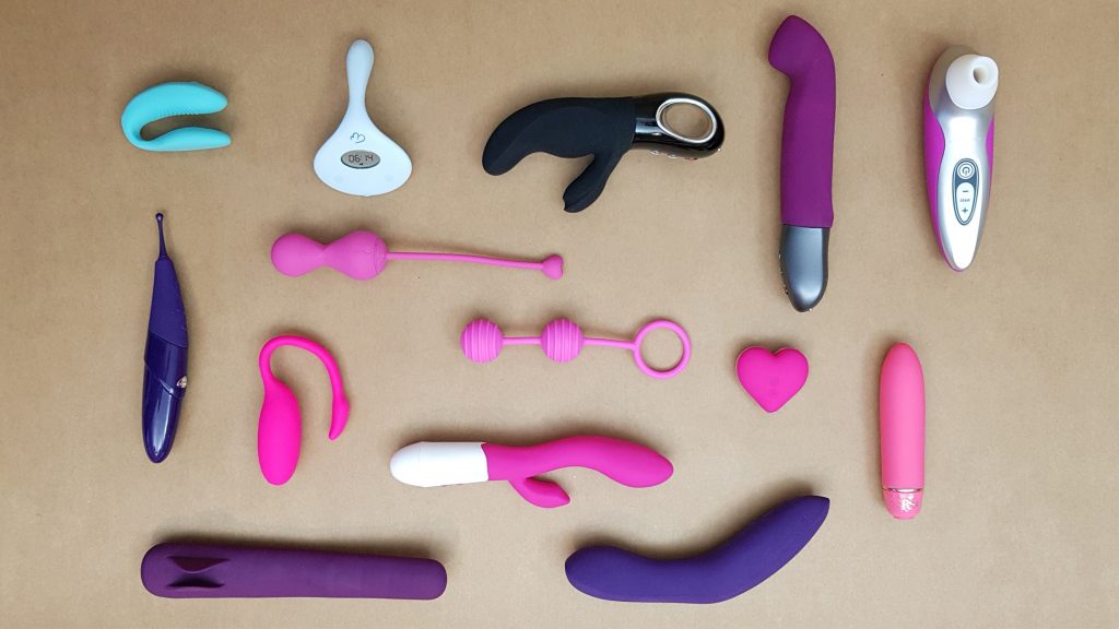 Кратка историја на најпопуларната секс играчка: За што всушност се користел вибраторот?