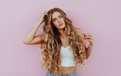 Идеални фризури за девојките со густа коса