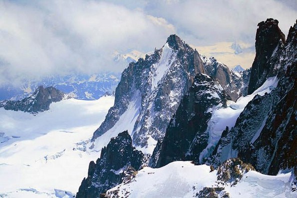 Некои од највисоките планини во светот што сигурно ќе сакате да ги видите
