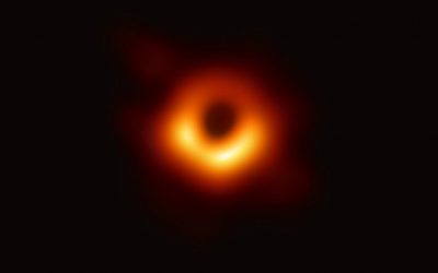 Ја направивме првата фотографија од црна дупка
