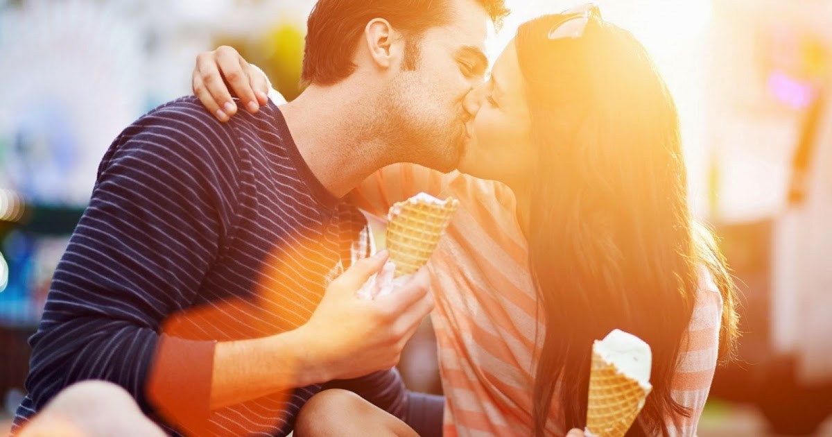 3-те хороскопски знаци со кои секој бакнеж е „филмски“