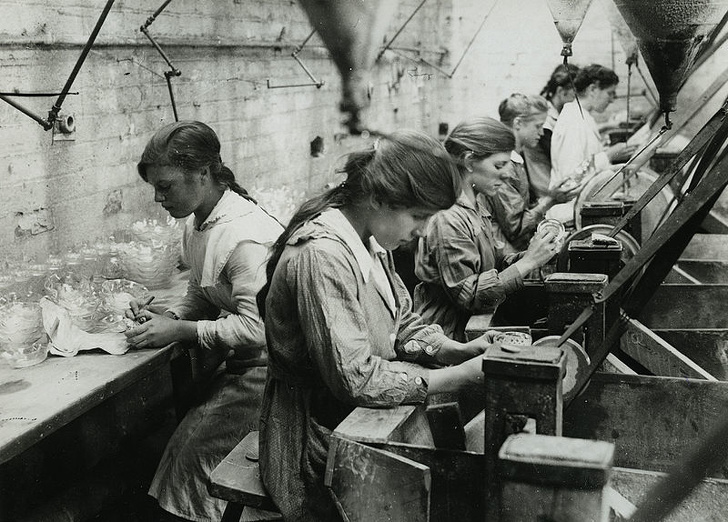 8 митови за животот на нашите баби во кои сè уште веруваме