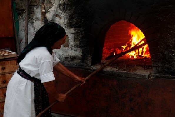 Грчкиот остров на којшто жените се главни