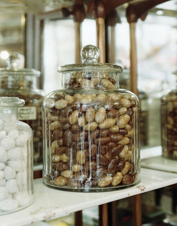 Погледнете ја најстарата слаткарница во Париз