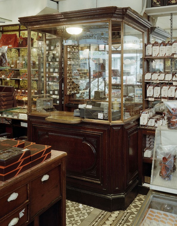 Погледнете ја најстарата слаткарница во Париз