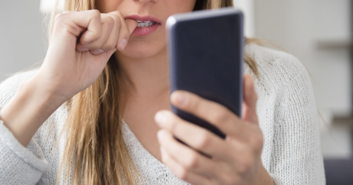 Дали навистина е добро да му напишете порака на бившиот партнер?