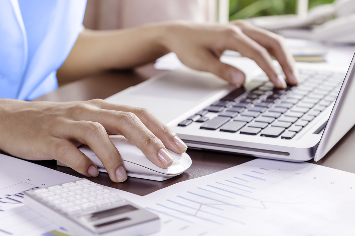 Како да ја видите и избришете вашата историја на пребарувања на Гугл?