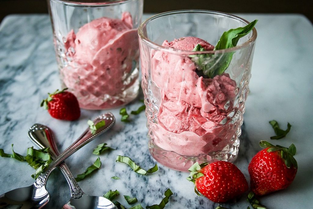 Освежителен рецепт: Здрав сладолед од јагоди