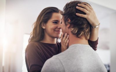 11 начини на кои се однесуваат анксиознитете девојки кога се вљубени