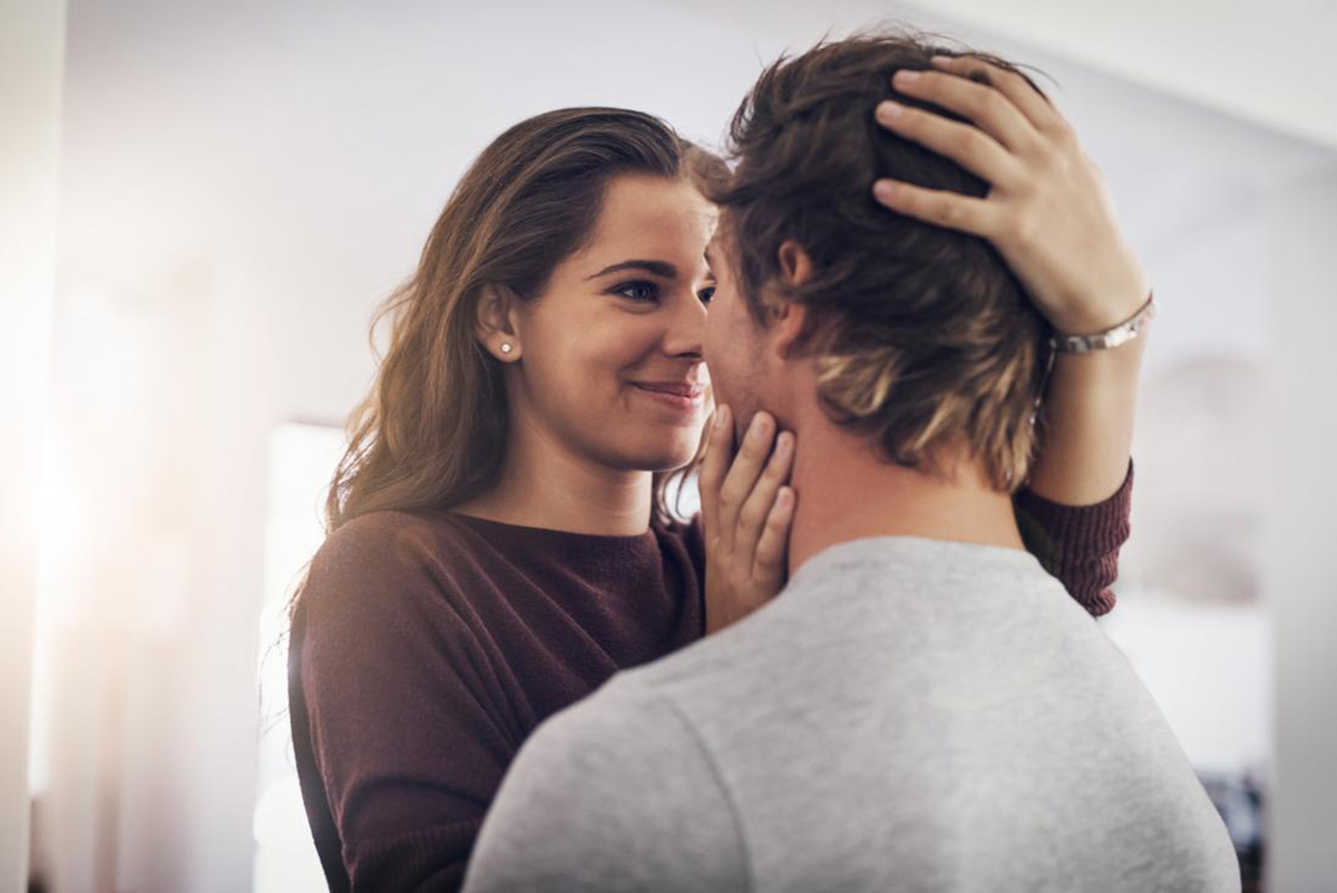 11 начини на кои се однесуваат анксиозните девојки кога се вљубени