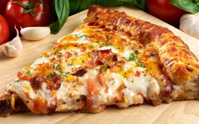 Мека, сочна и се топи во уста: Пица на брзинка за која тестото се мати со миксер