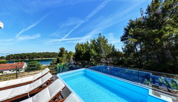 15 најубави базени на хрватскиот брег кои ќе сакате да ги посетите