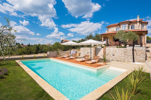 15 најубави базени на хрватскиот брег кои ќе сакате да ги посетите