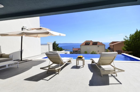 15 најубави базени на хрватскиот брег кои ќе сакате да ги посетите