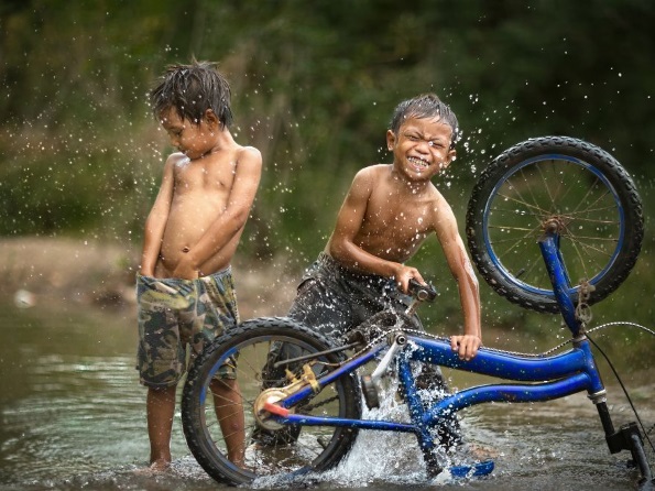 Фотографи преку нивните фотографии се обиделе да прикажат што значи среќата ширум светот