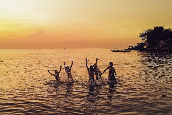 Фотографи преку нивните фотографии се обиделе да прикажат што значи среќата ширум светот