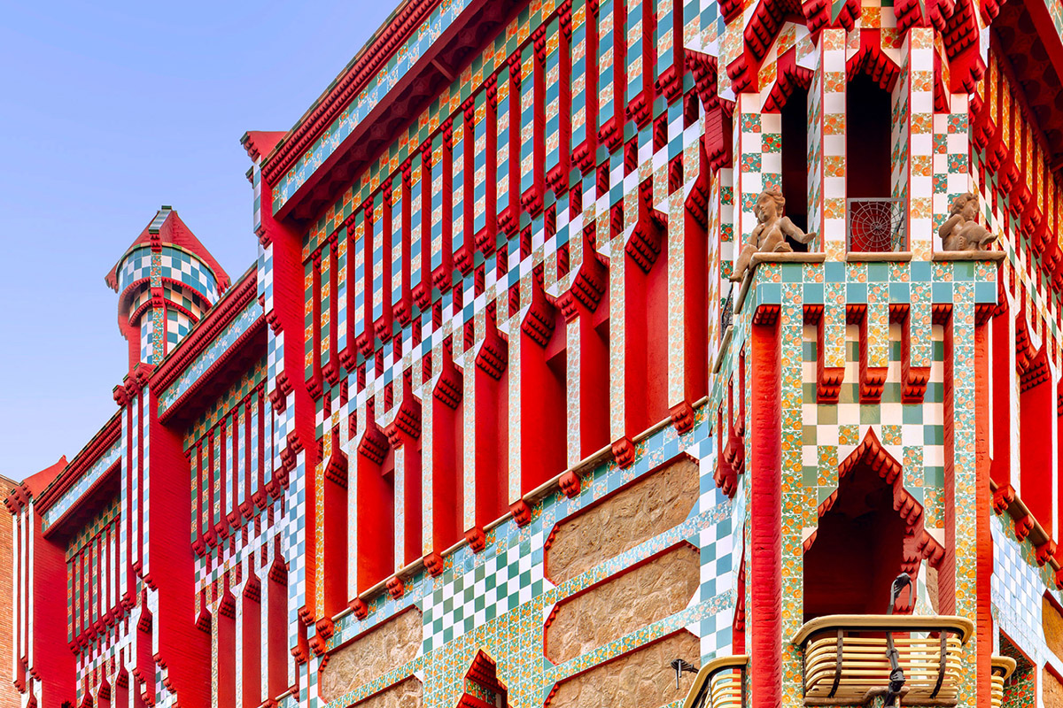 Прекрасната архитектура на куќата Висенс која ја направил Антони Гауди