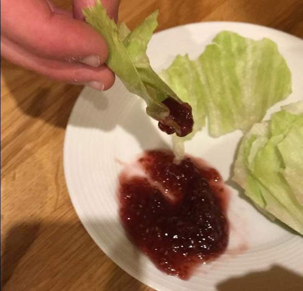 Луѓето ги откриваат најчудните навики на јадење кои некогаш ги виделе