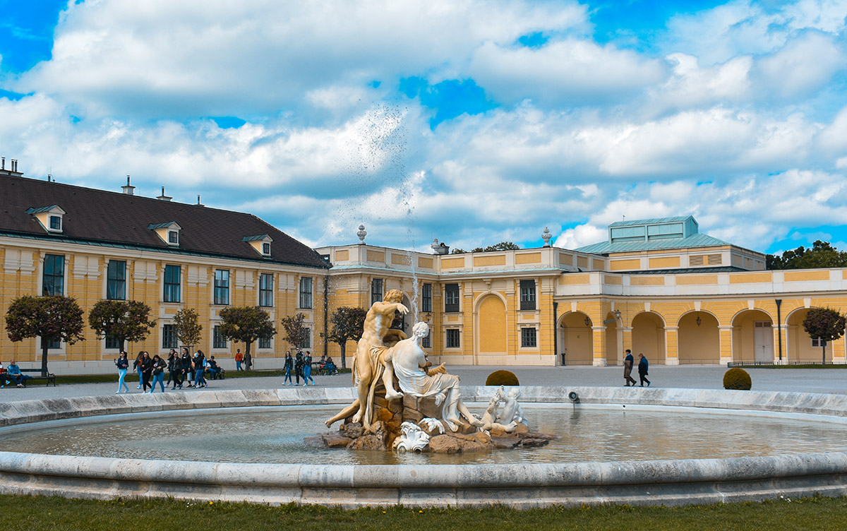 Палатата Шенбрун (6 места без кои вашето патување во Виена нема да биде целосно)