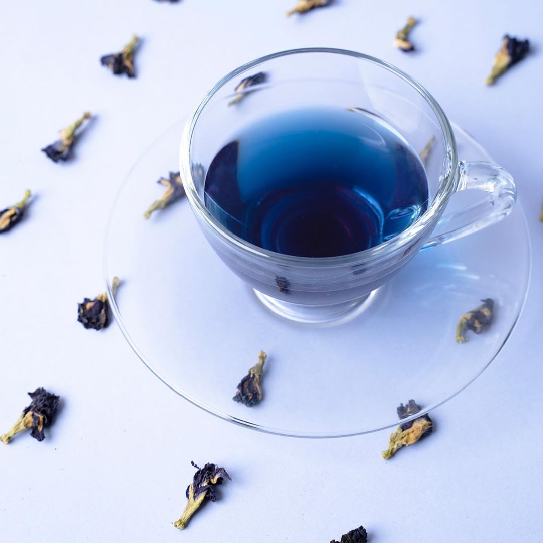 Син чај: Тренд кој ги освои социјалните мрежи