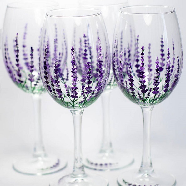 Прекрасни цртежи нацртани на стаклени садови