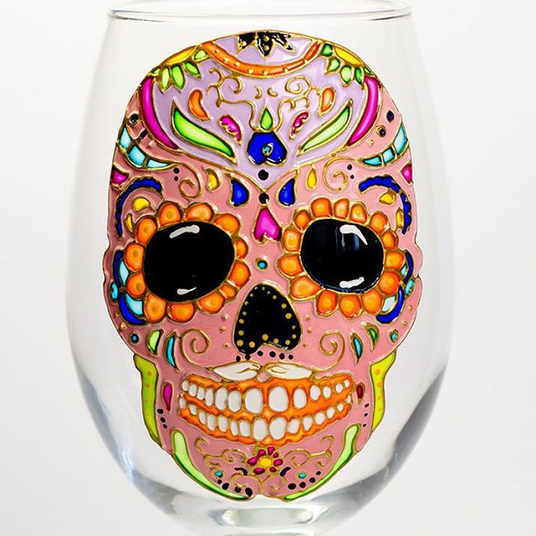 Прекрасни цртежи нацртани на стаклени садови