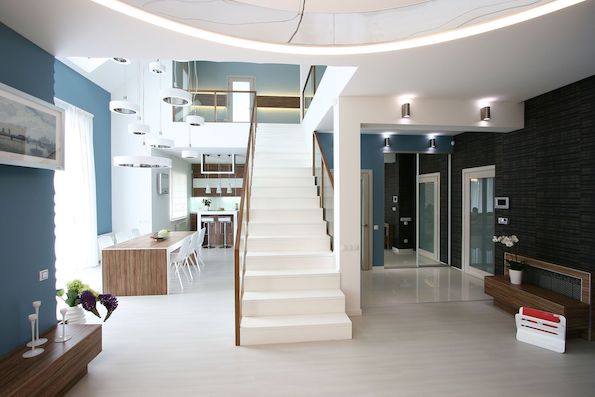 Руски стан за кој сонува секое семејство: Влезете во овој раскошен дом со преубави бои