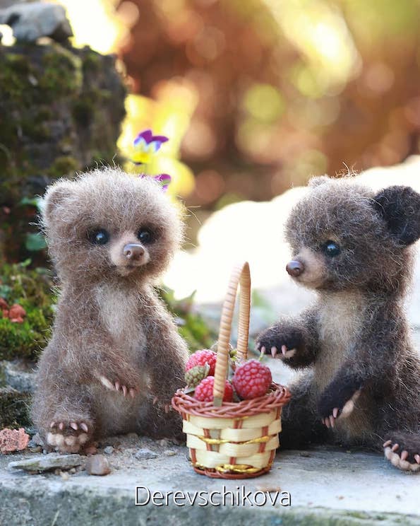 Слатките волнени животинчиња од една руска уметница може да ве хипнотизираат со своите љубопитни очиња