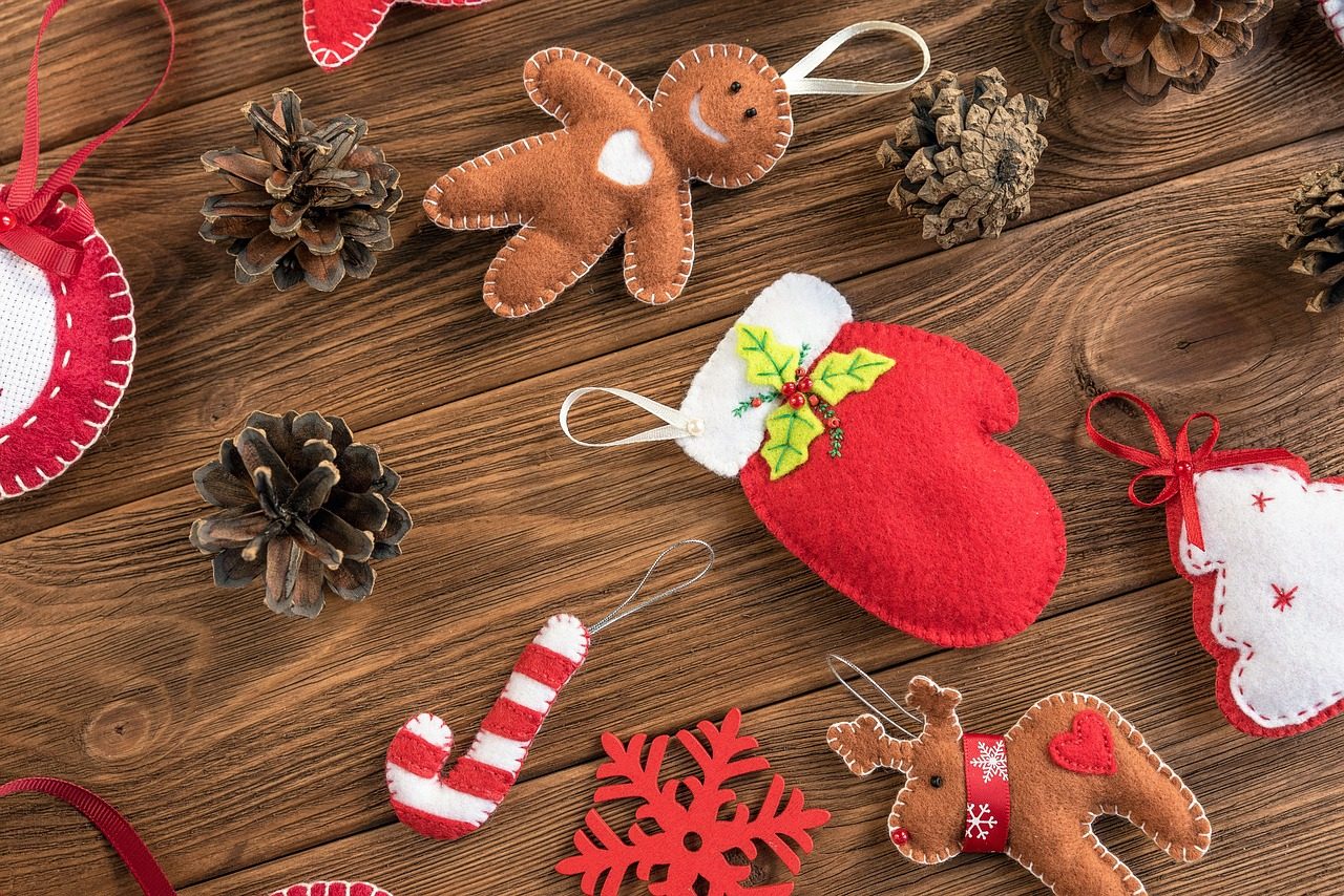 Рачно направени новогодишни украси