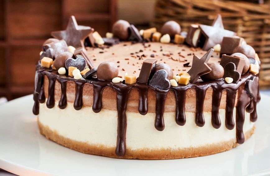 Готов за 10 минути: Префинет колач без печење за љубителите на чоколадо