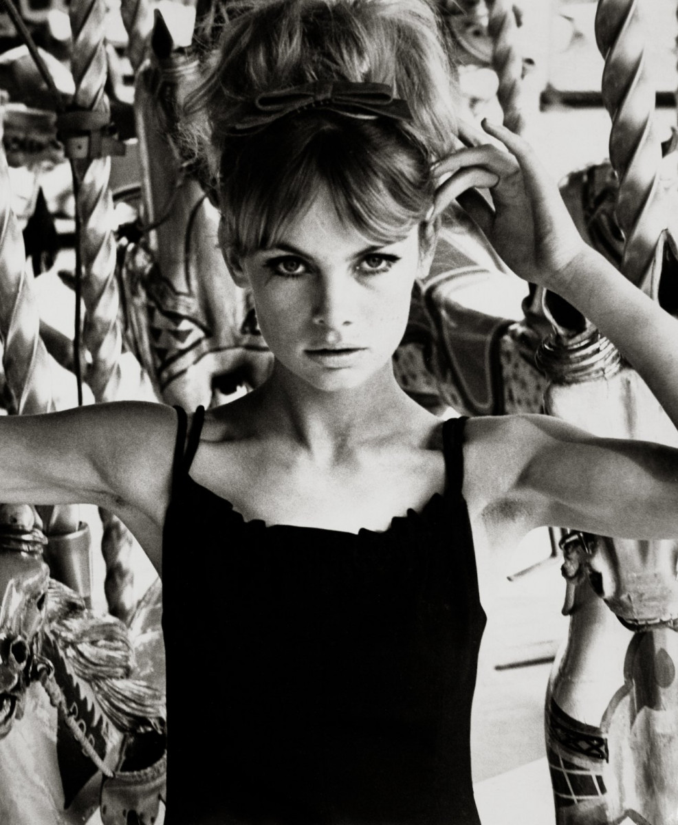 Фотографии што ја покажуваат привлечноста на жените од 60-тите