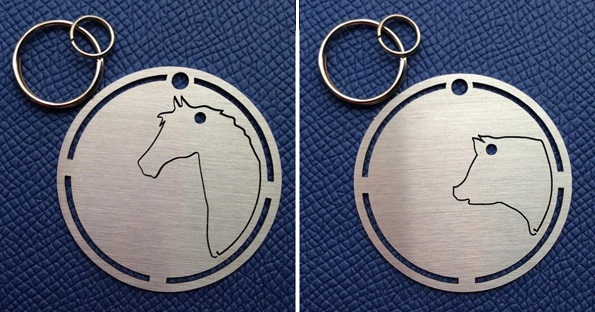 Оваа компанија создава ознаки за миленичиња што можете да ги носите како ѓердан заедно со своето милениче